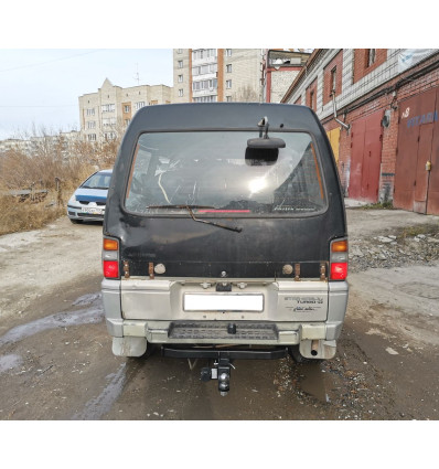 Фаркоп на Mitsubishi Delica KrzS2