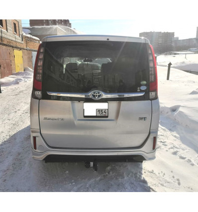 Фаркоп на Toyota Noah TVox14