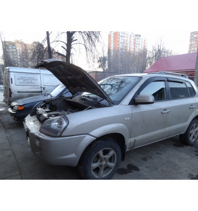 Амортизатор (упор) капота на Hyundai Tucson KU-HY-TS01-00