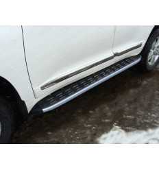 Пороги алюминиевые с пластиковой накладкой (карбон серебро) на Toyota Land Cruiser 200 TOYLC20015-13SL