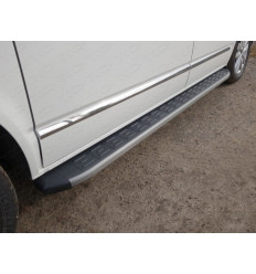Пороги алюминиевые с пластиковой накладкой (карбон серые) на Volkswagen Multivan VWMULT15-13GR 