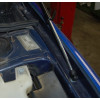 Амортизатор (упор) капота на Subaru Impreza 07-03