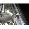 Амортизатор (упор) капота на Volkswagen Amarok 13-02R